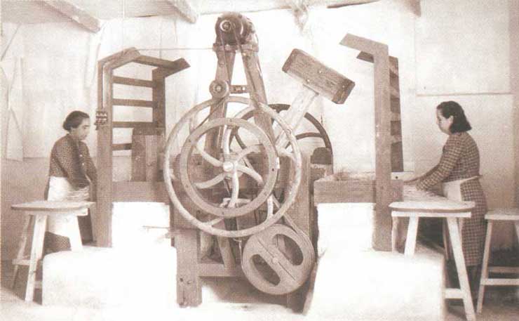 Batán para picar el esparto con mazos alternativos (1951)