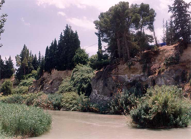 Río Segura debajo del jardín de la Casa de D. Carlos