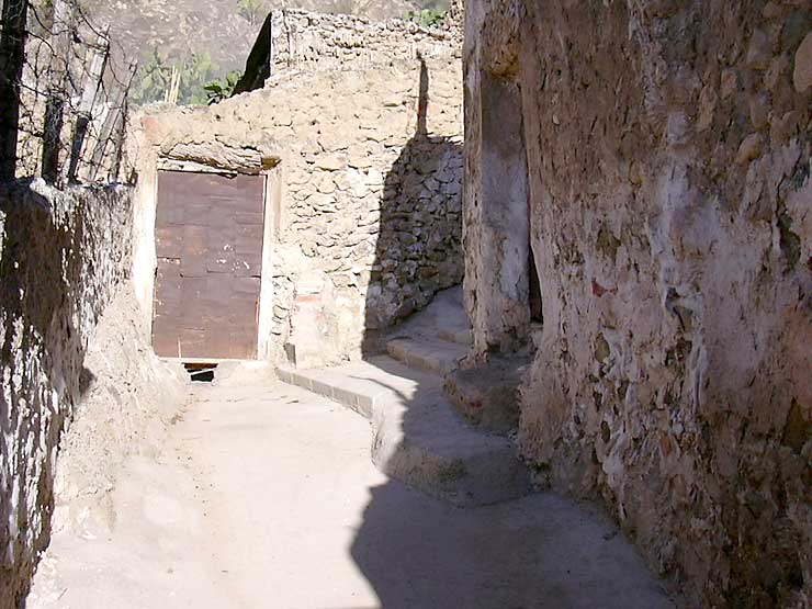 Inicio de las escaleras de subida al Castillo